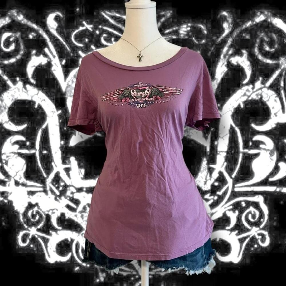 bold rally graphic winged heart crest light pink biker tee